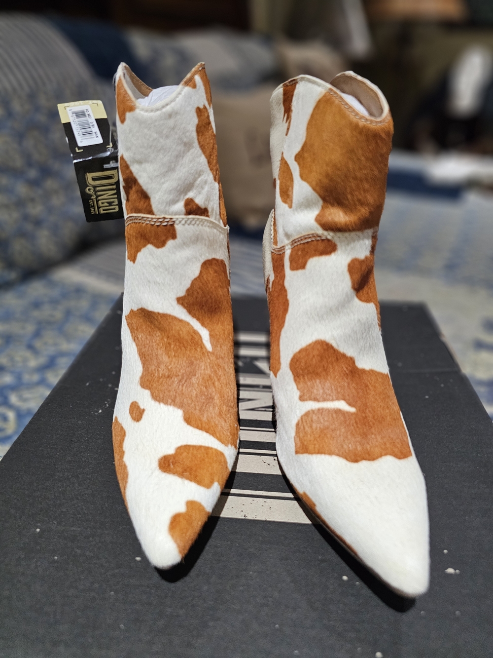 dingo 'Mane Tamer' Cowhide Pointed Ankle Booties in White & Brown, NWT